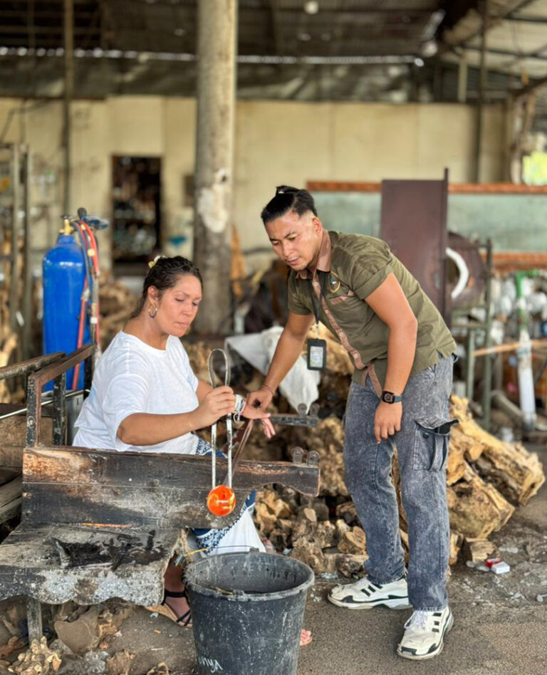 glass blowing at sari timbul bali (4)